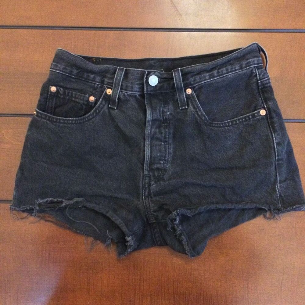 Levi’s 501 raw hem black buttonfly shorts 26 jorts